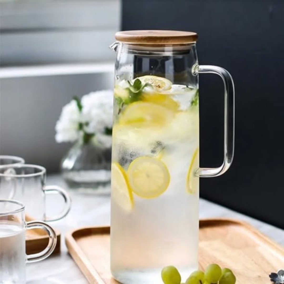 Heat resistant glass jug with an Airtight bamboo lid