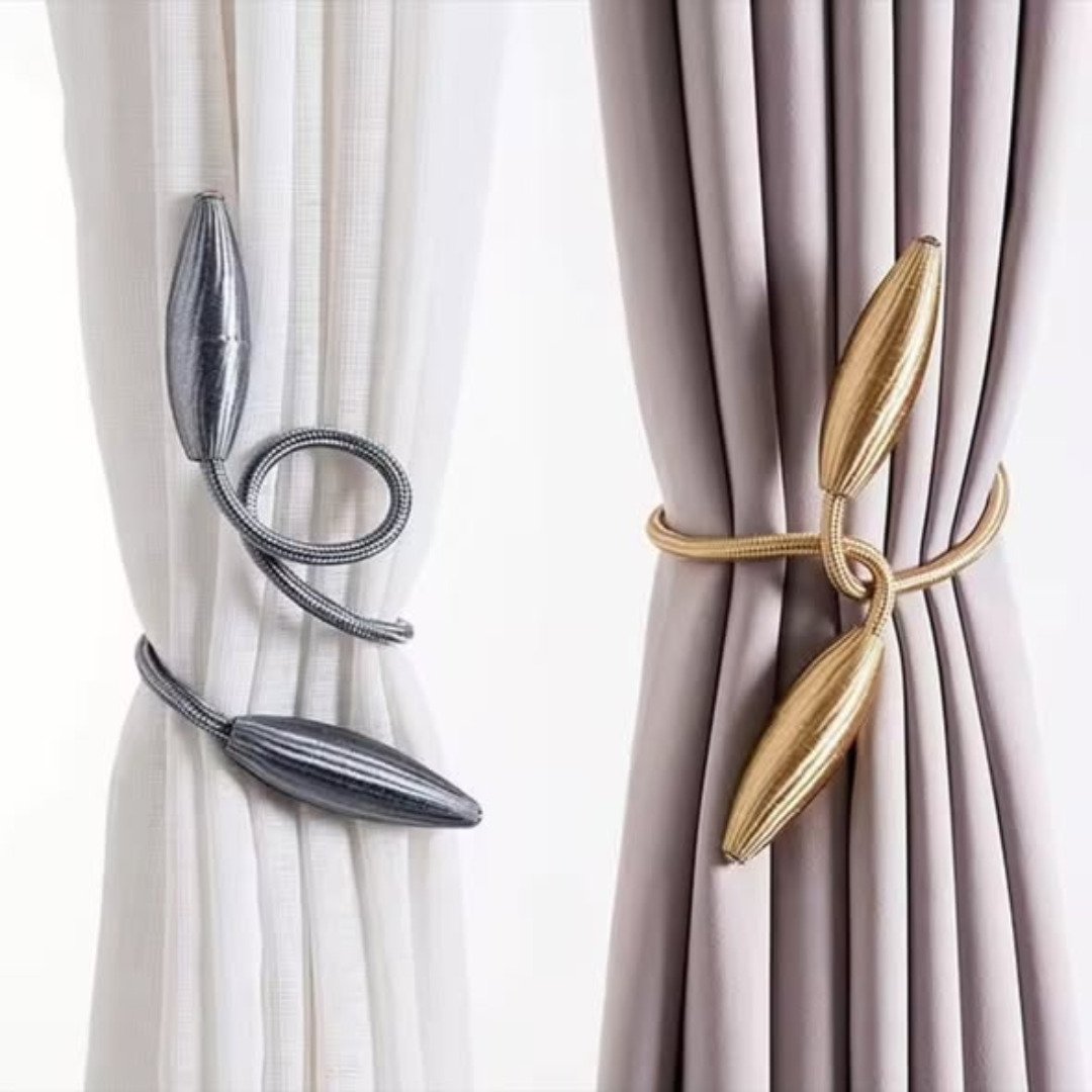 Curtain buckle tie down