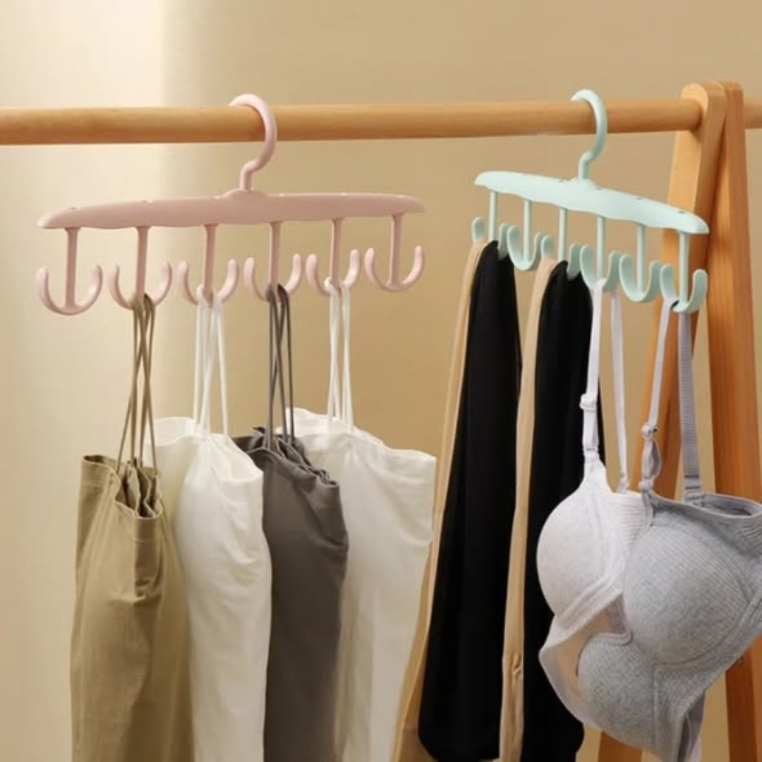 Plastic Clothes Hangers
