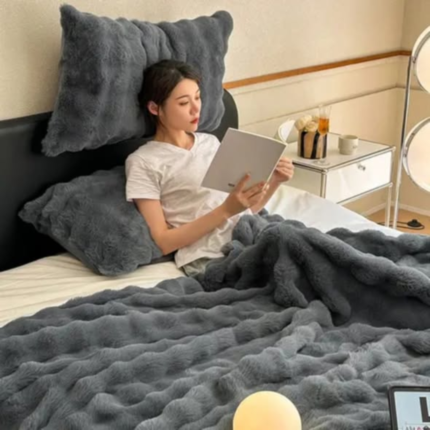 Soft Bubble Winter Throw Blanket