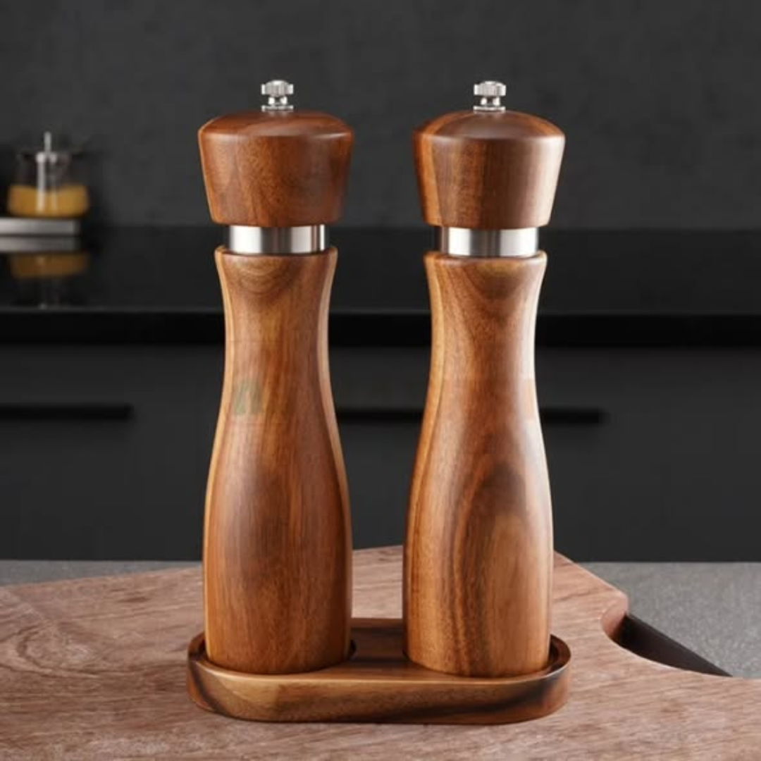 Wooden portable spice pepper grinder