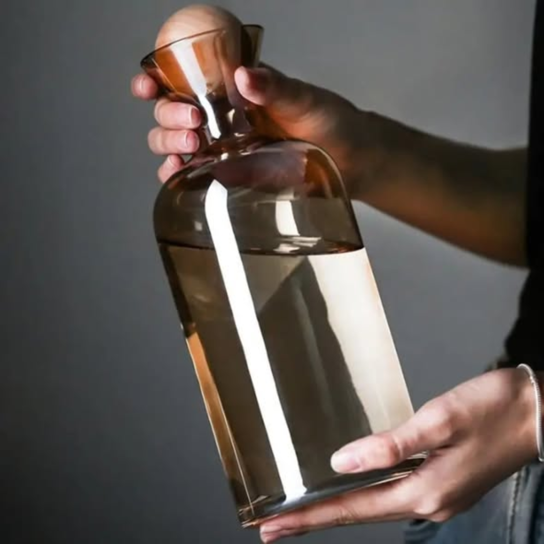 Gold Decanter+6pcs Glasses with a Bamboo Round Lid