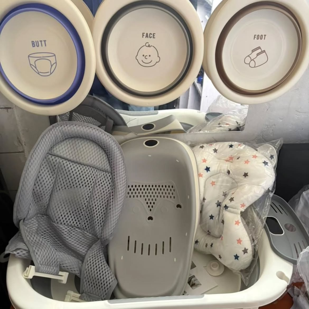 7-in-1 Foldable Baby Bathtub Set with Inbuilt Thermometer